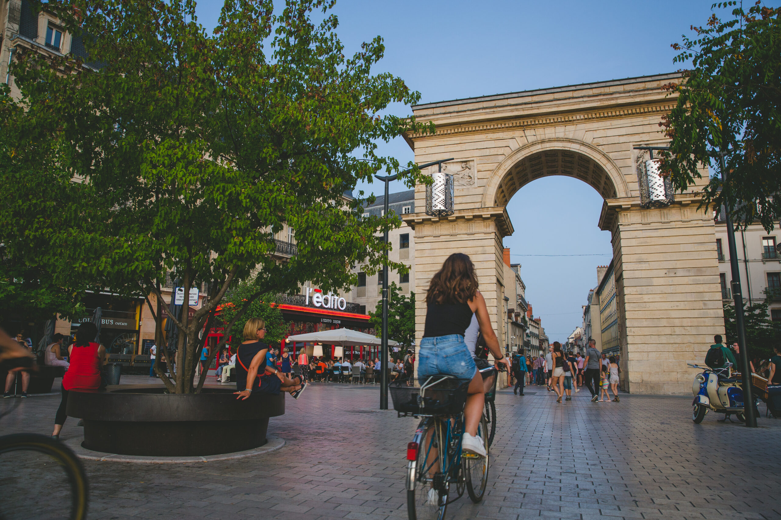 Place Darcy Dijon vélo mobilité